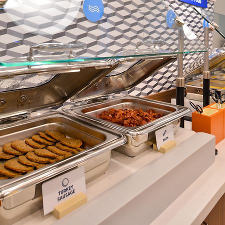Holiday Inn Express Philadelphia Airport By Ihg Есингтън Екстериор снимка