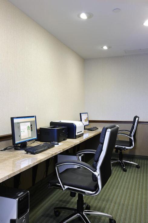 Holiday Inn Express Philadelphia Airport By Ihg Есингтън Екстериор снимка